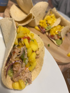 Una foto de Tacos de langostinos y atún