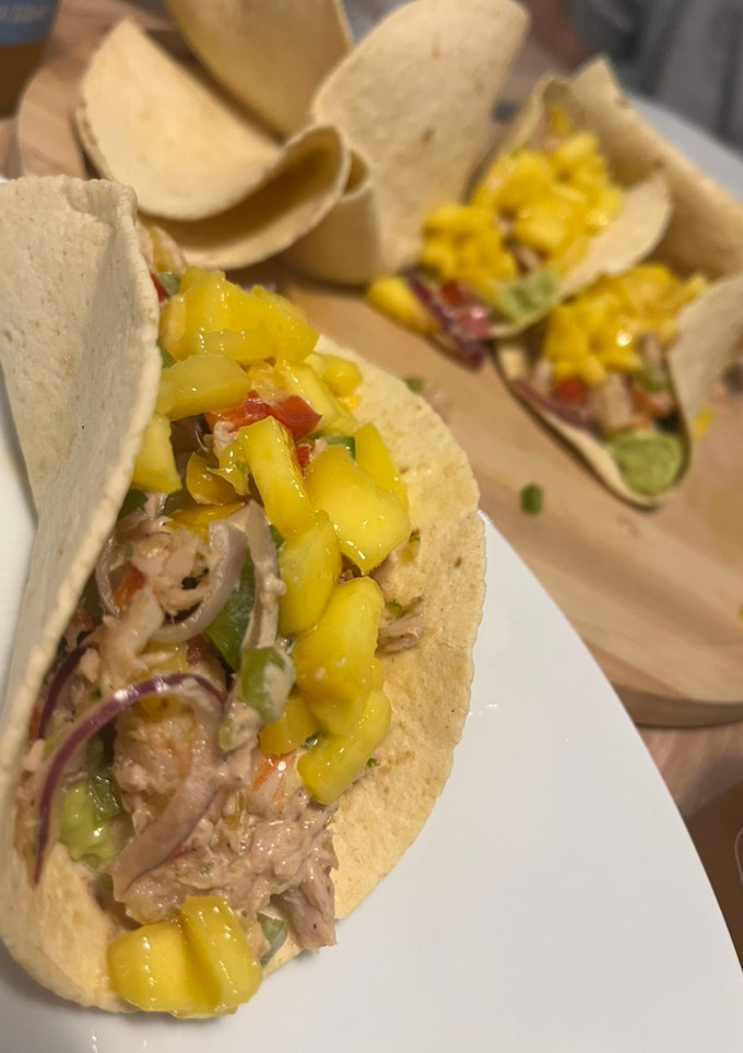Una foto de Tacos de langostinos y atún