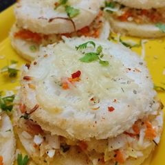 A picture of Stuffed crisp bread.