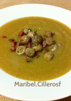 Foto principal de Crema de siete verduras, con guarnición de champiñones con jamón