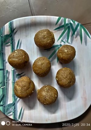 বেসনের লাড্ডু(besan laddu) রেসিপির প্রধান ছবি