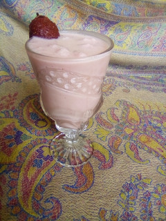 Strawberry milkshake ainihin hoton girkin