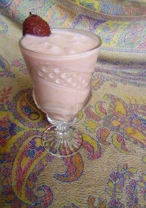 Strawberry milkshake ainihin hoton girkin