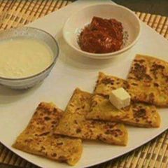 A picture of Stuff chicken mince paratha.