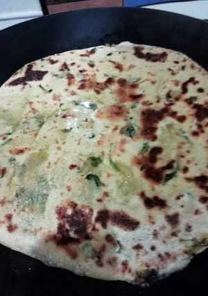 A picture of Aloo-methi Bhurji Paratha.