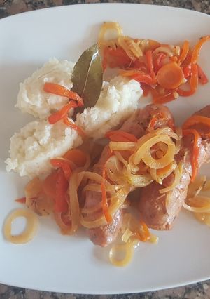 Una foto de Chorizos mezcla, cerdo y ternera al vino blanco. #1receta1arból