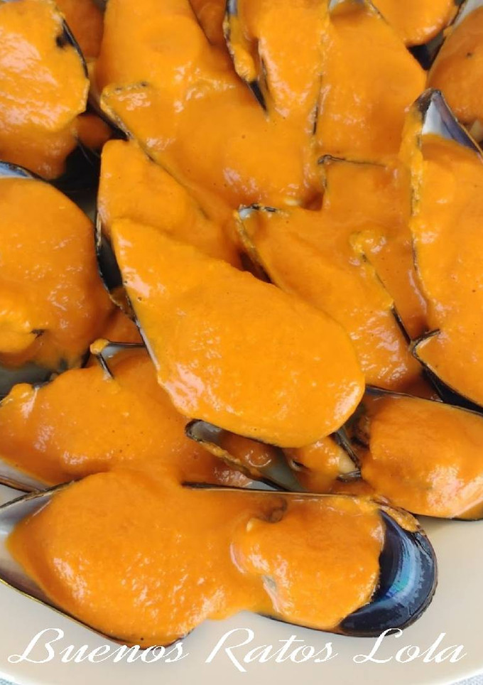 Una foto de Mejillones con salsa picante