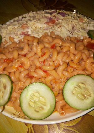 A picture of Macaroni and cabbage salad.