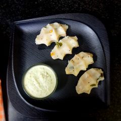 A picture of Kara pidi kozhukattai / dumplings.