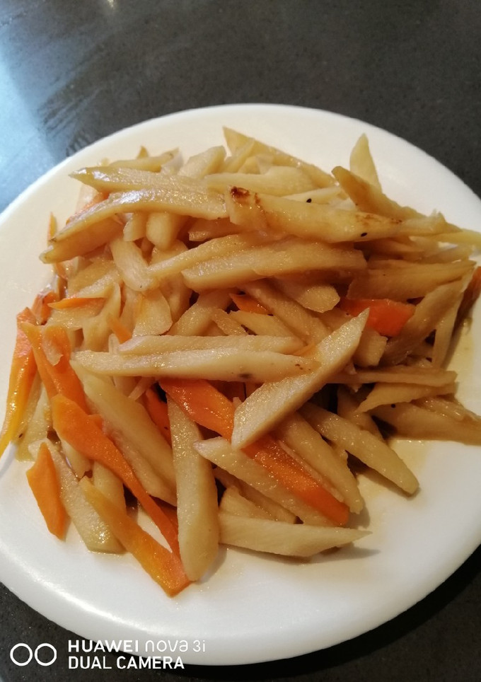 A picture of Burdock w/ Carrot.