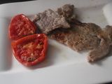Cabezada de cerdo con tomate al grill