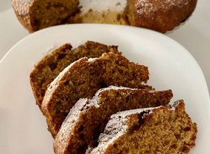 Una foto de Budín de banana y nueces 🍌🌰🥮