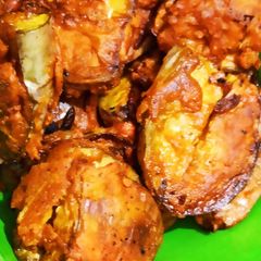 A picture of Brinjal pakoda.