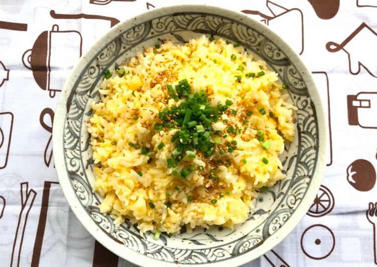 Simple Way to Prepare Gordon Ramsay Egg fried rice for breakfast