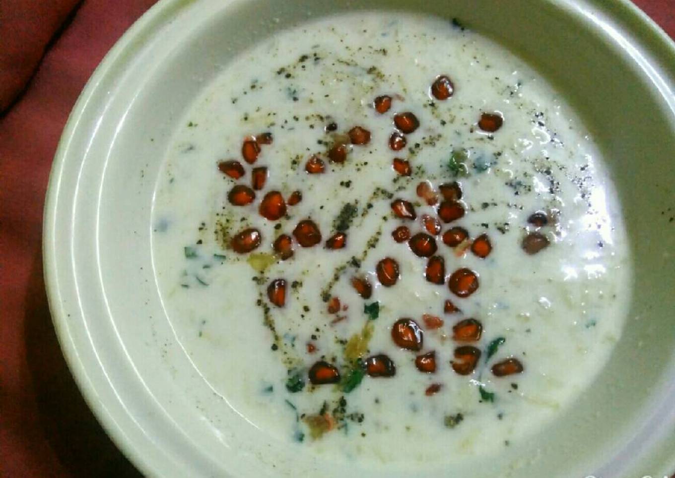 Apple pomegranate raita