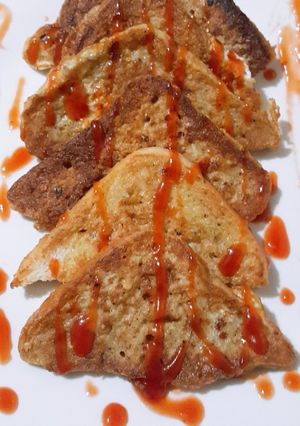 A picture of Egg Toast.