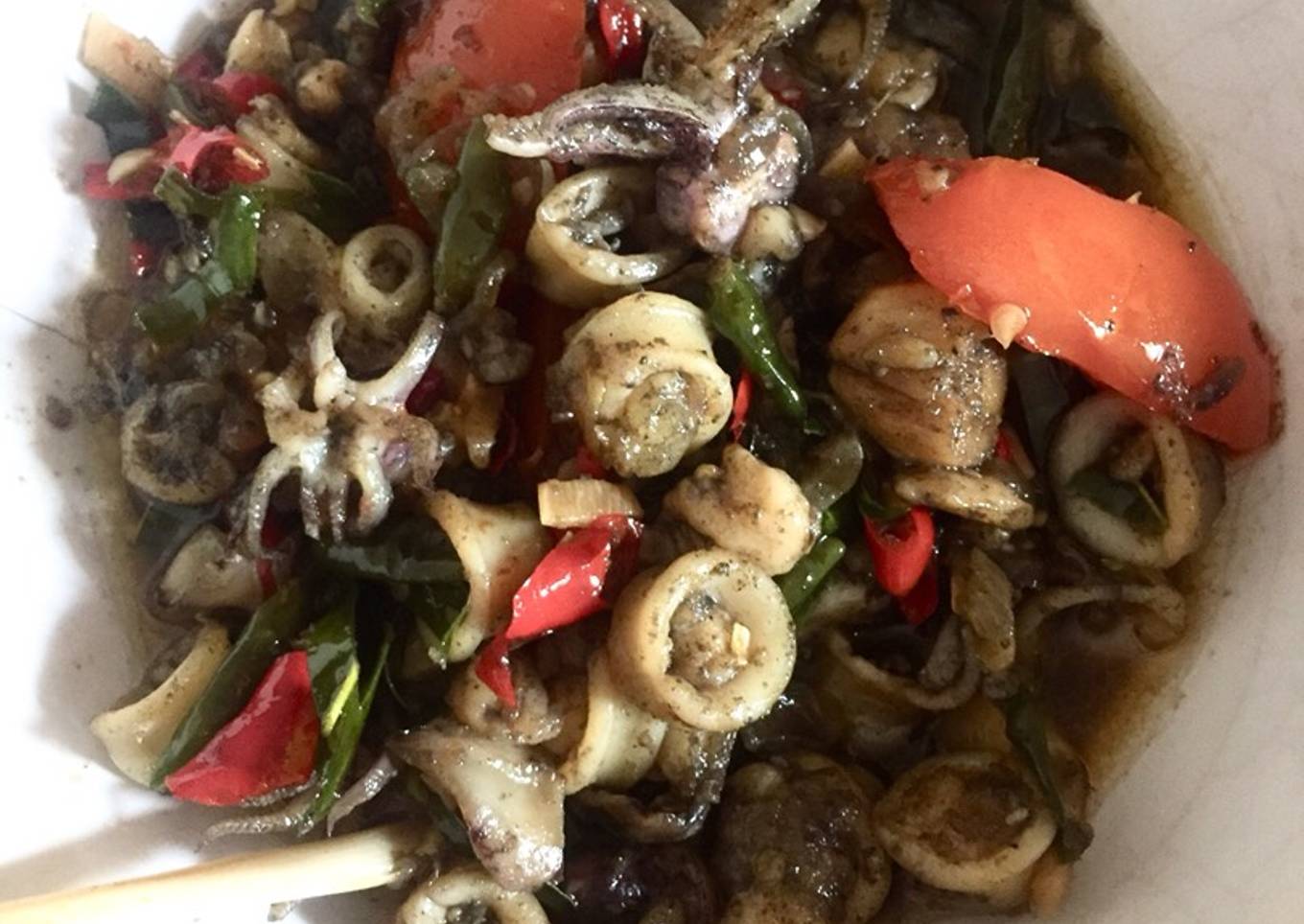 Cumi hitam goreng pedas