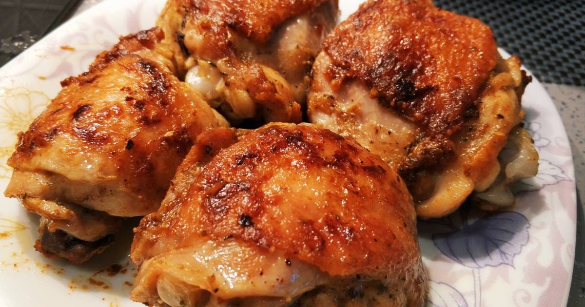 Куриные бедра с подливкой. Филе бедра куриного. Фаршированные куриные бедра без кости. Что приготовить из куриных бедрышек. Простые блюда из куриных бедер.