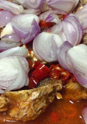 รูปของ ยำปลาซาดีนกระป๋องอร่อยล้ำ