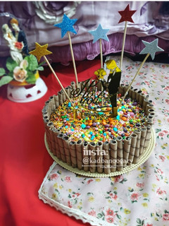 عکسی از دستور تزئین کیک بدون خامه 🧁