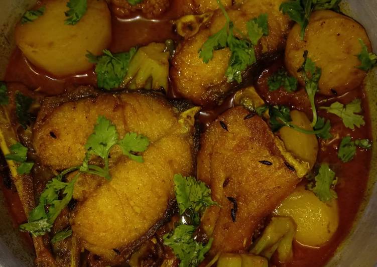 Bhetki (Barramundi) fish curry