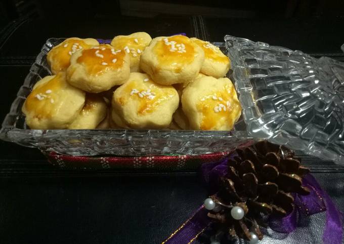 Bagaimana Menyiapkan Salted Egg Yolk Cookies Anti Gagal