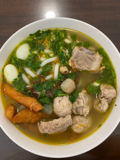 Hình của món Bánh canh thập cẩm.