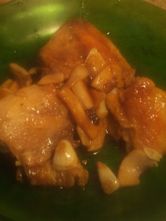 Una foto de Pollo al ajillo con champiñones