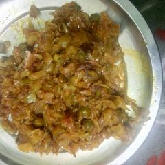 A picture of Cabbage and peas ki sabji.