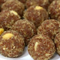 Chamsur dana healthy ladoos A picture of Chamsur dana healthy ladoos.
