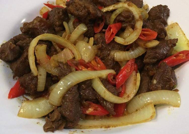 Daging Sapi Tumis Bawang Bombai