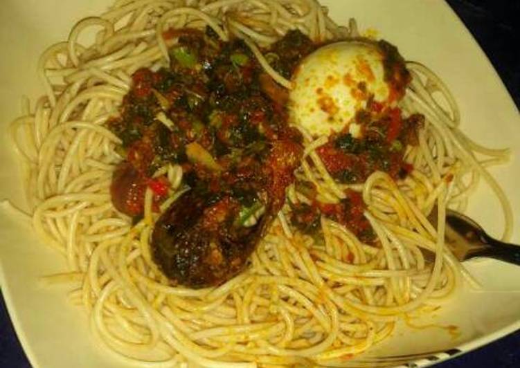 Spaggetti and vegetable sauce
