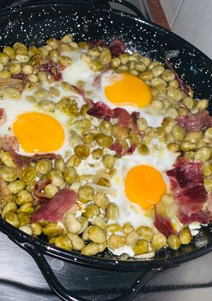 Foto principal de Habas con jamón y huevo