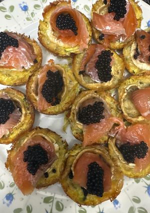 Una foto de 581. Tartatelas de calabacín y queso de cabra (picoteo)