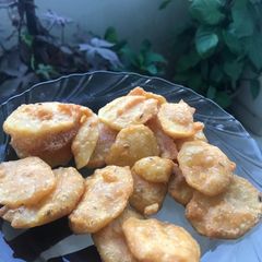 Potato fritters platter A picture of Potato fritters platter.