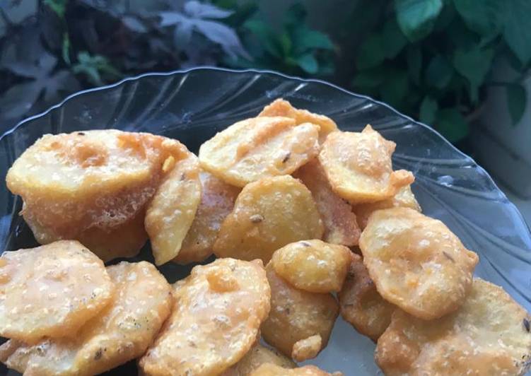 Step-by-Step Guide to Make Perfect Potato fritters platter