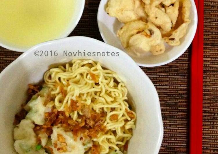 Mie Pangsit /Bian Shi