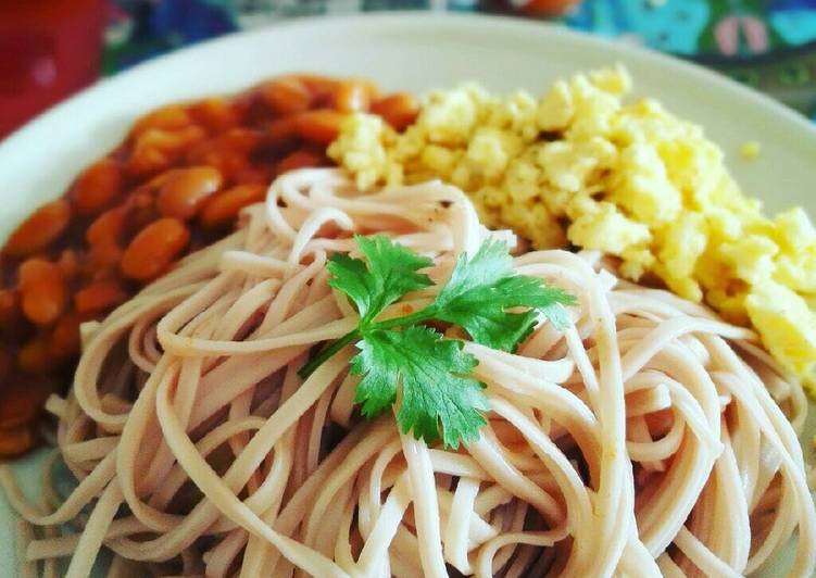 Steps to Prepare Speedy Mee with egg and beans -Simple breakfast