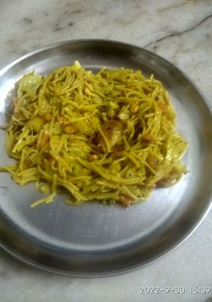 ઘઉં ની ખારી સેવ (Wheat Khari Sev Recipe In Gujarati) રેસીપી મુખ્ય ફોટો