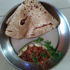 A picture of Garlic peanut chutney.