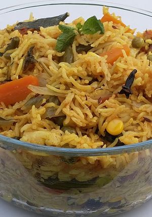 कुकर मे बिरयानी (cooker mein biryani recipe in Hindi) रेसिपी मुख्य फोटो