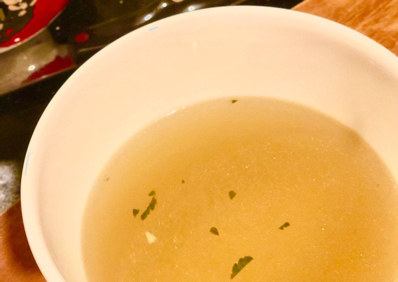 Kaldu ayam homemade dengan ceker ayam