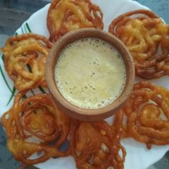Doodh jalebi A picture of Doodh jalebi.