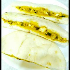 A picture of Paneer Capsicum Kulcha.