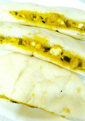 A picture of Paneer Capsicum Kulcha.