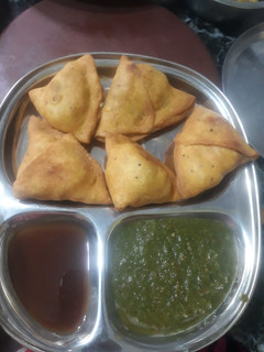 समोसे (Samose recipe in Hindi) रेसिपी मुख्य फोटो