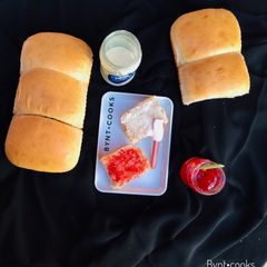 A picture of Bread.