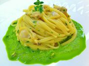 Una foto di pasta e cicoria