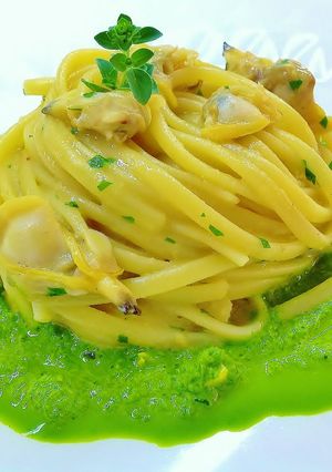 A picture of Linguine with Clams and Chicory.