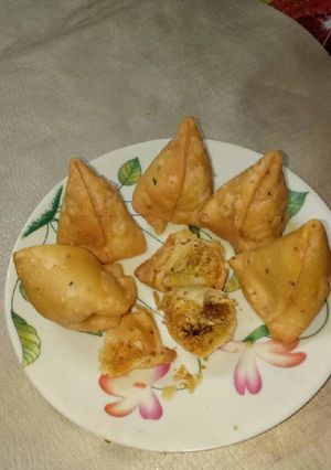 A picture of Dryfruits stuff mini samosa.